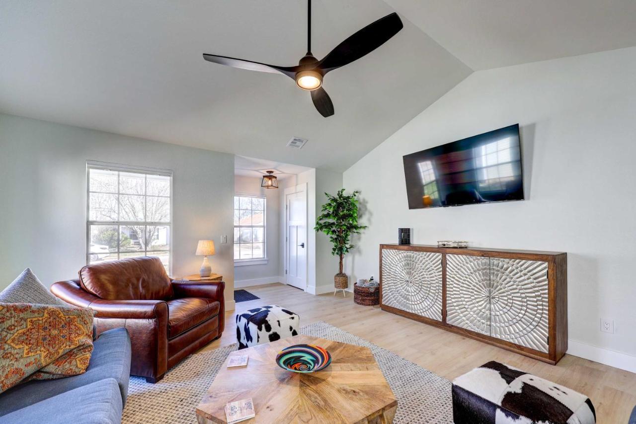Chic Bentonville Home With Patio And Fire Pit! Eksteriør billede