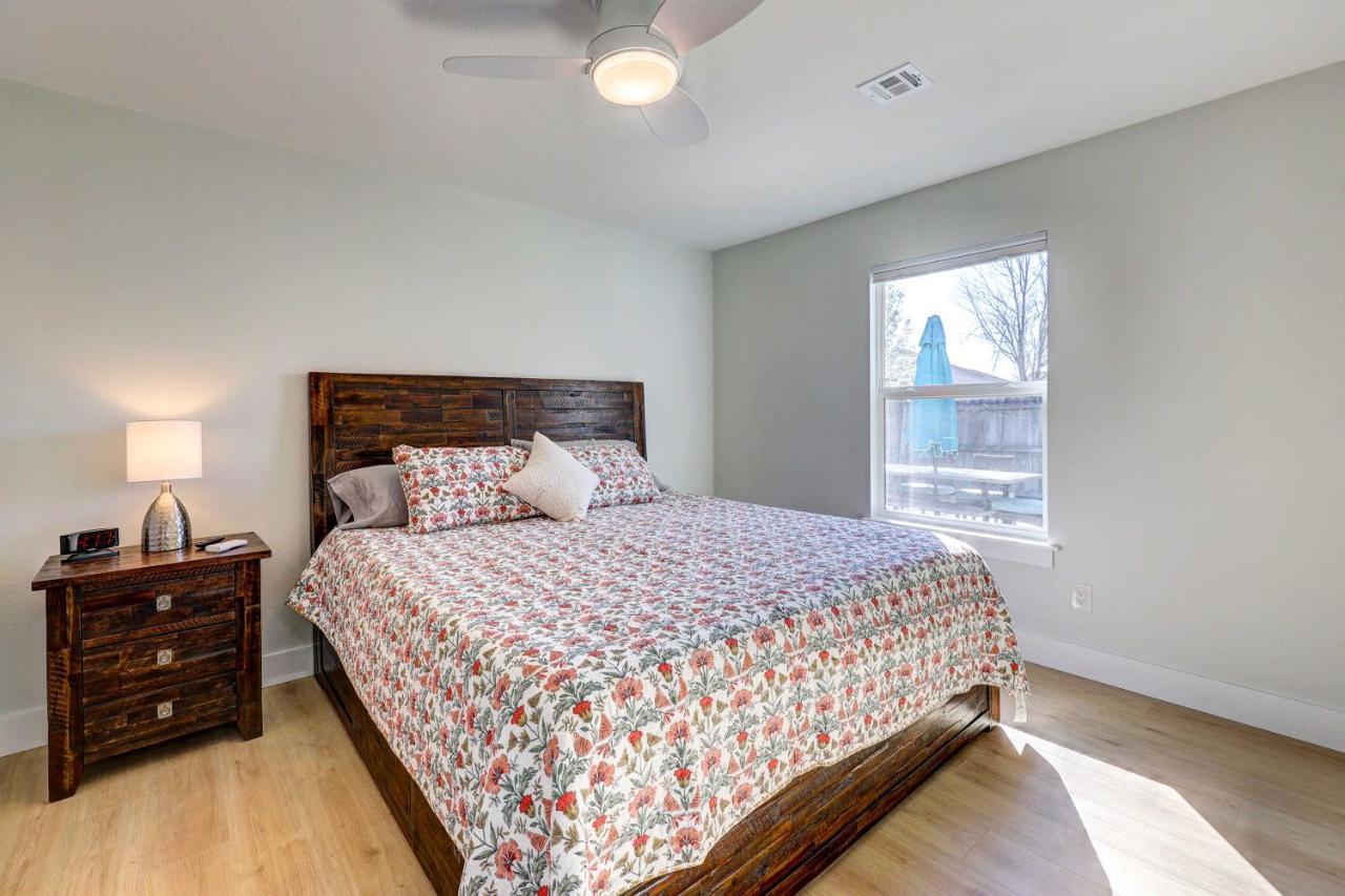 Chic Bentonville Home With Patio And Fire Pit! Eksteriør billede