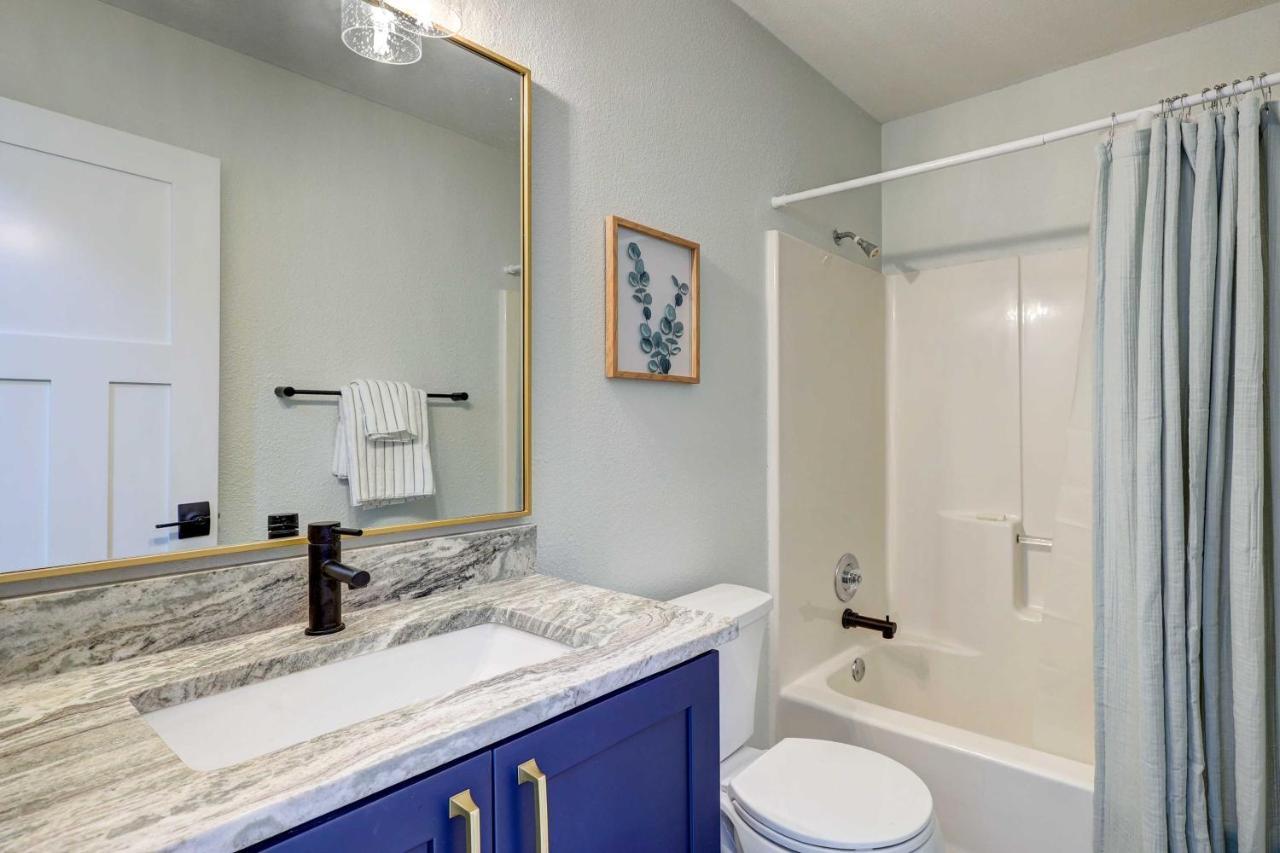 Chic Bentonville Home With Patio And Fire Pit! Eksteriør billede
