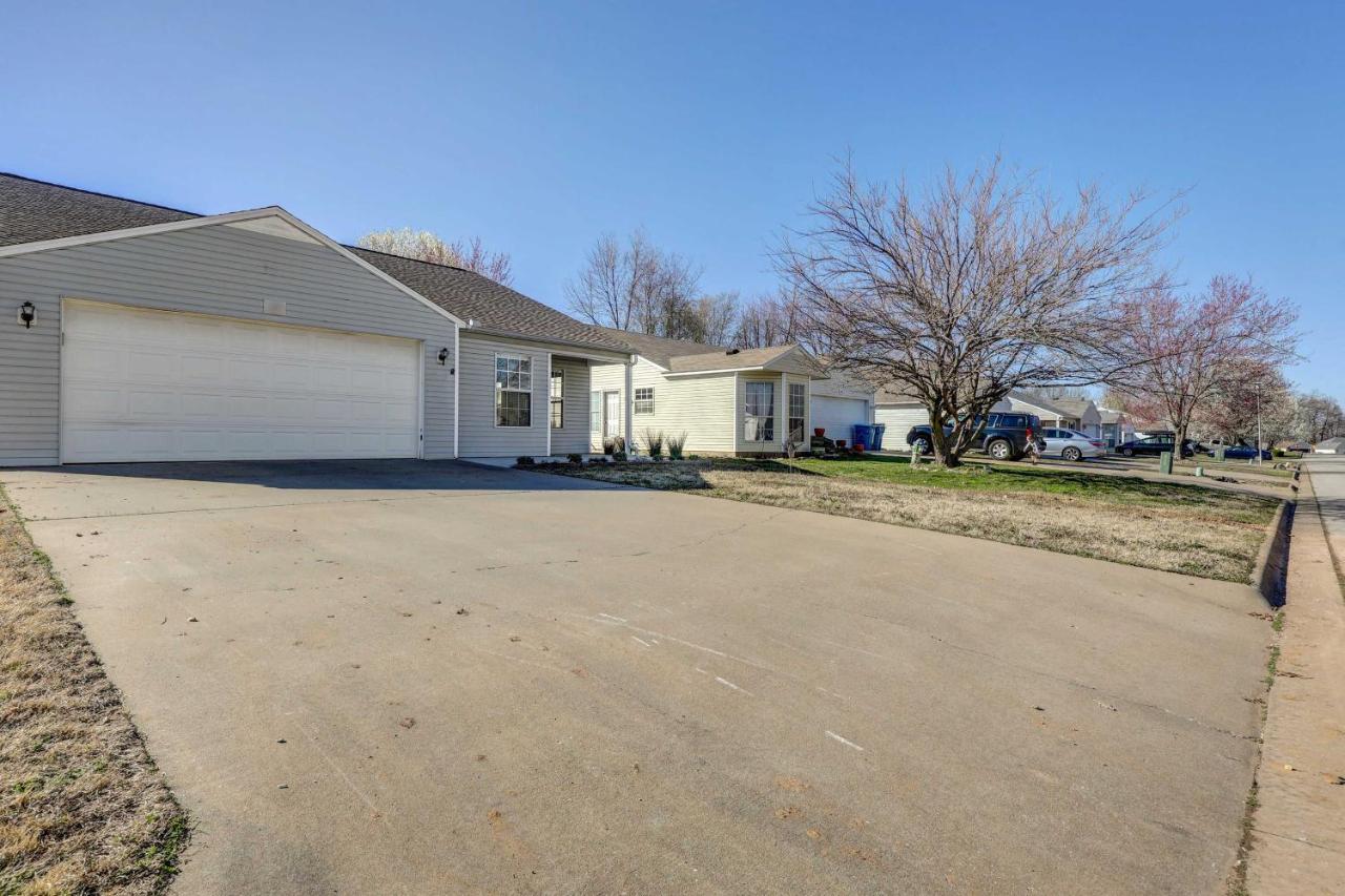 Chic Bentonville Home With Patio And Fire Pit! Eksteriør billede